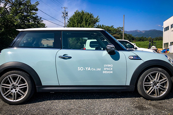 カッティングシート貼り