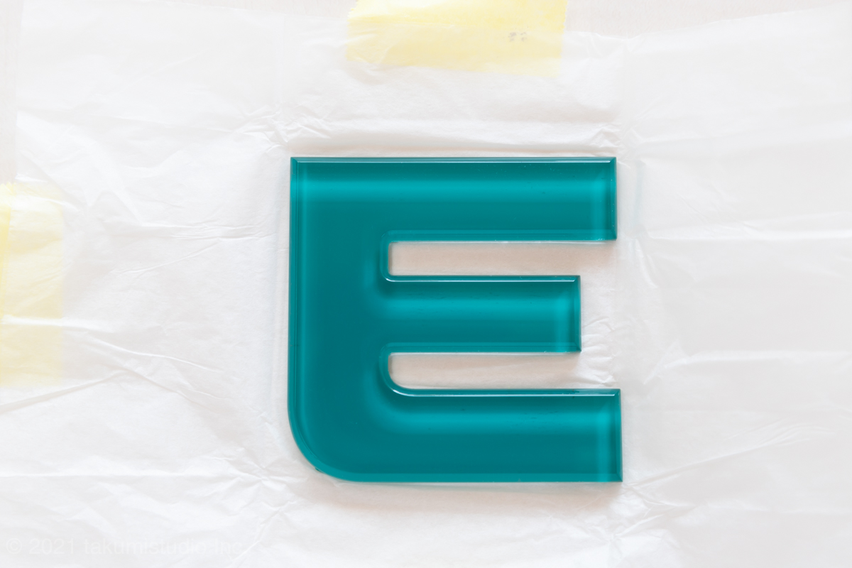 透明感のあるアクリル切文字